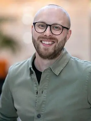 Närbild på Niklas Lundin.