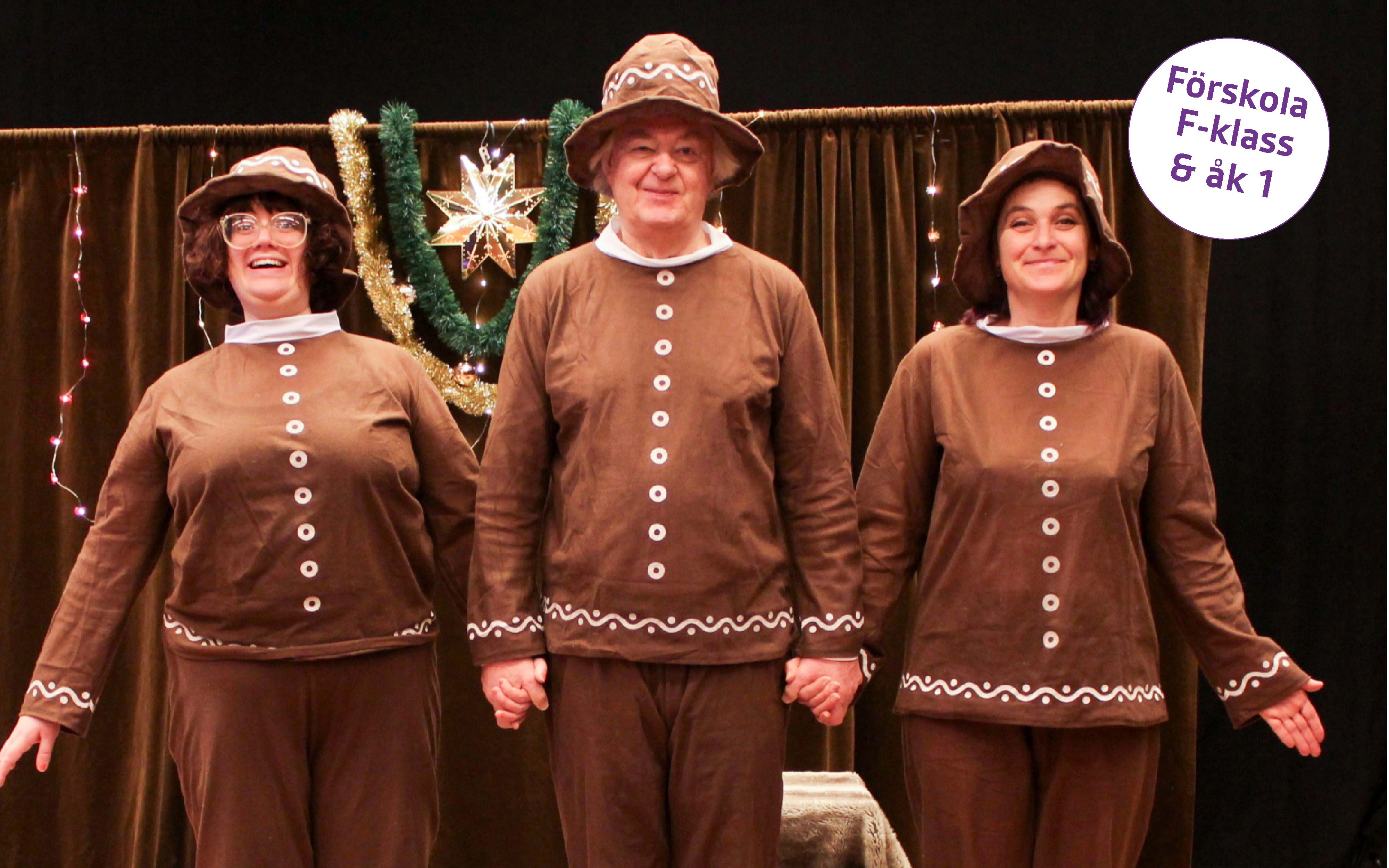 Linnea Lahte, Per Dunsö och Anna Lahmer utklädda till pepparkaksgubbar